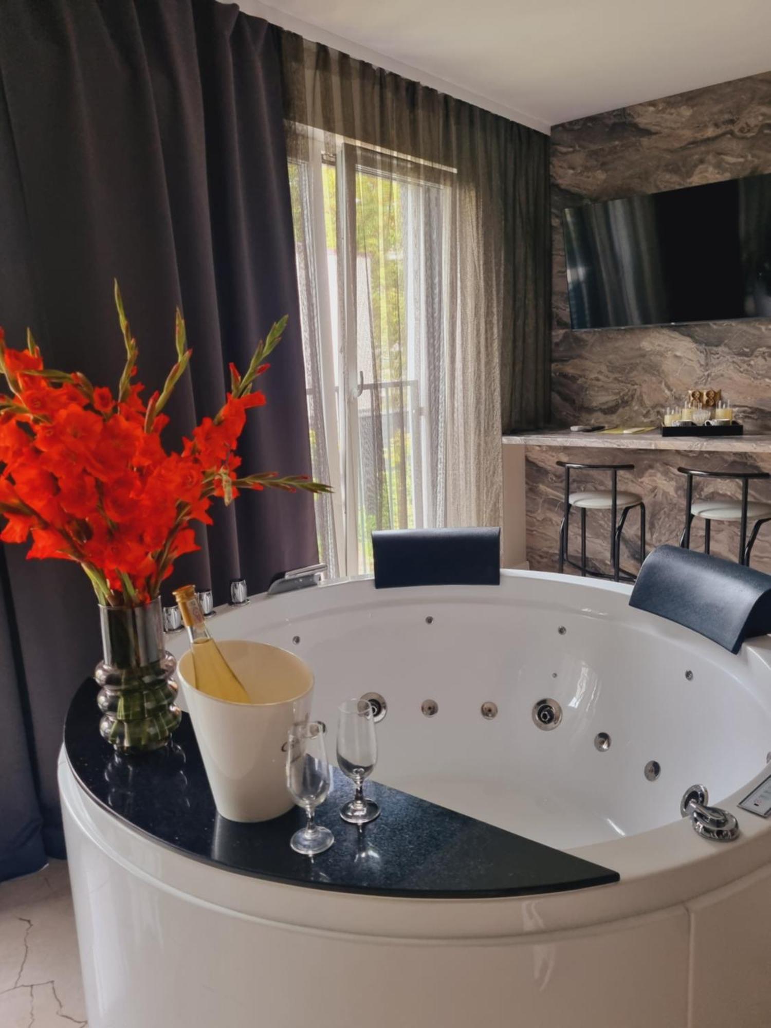 Apartament Jacuzzi Kraków Zewnętrze zdjęcie